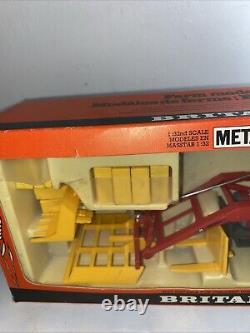 Britains 1/32 No. 9595 Massey Ferguson 595 & Front Loader Boxed