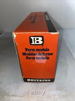 Britains 1/32 No. 9595 Massey Ferguson 595 & Front Loader Boxed