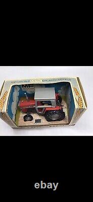 Britains Ltd No. 9522 Massey Ferguson 595 Turbo Tractor