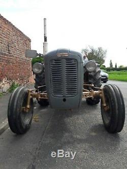 Ferguson FE35 Tractor/Antique Tractor/Vintage Tractor/Massey Ferguson