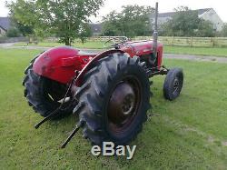 Massey Ferguson 35 (835) 4 cylinder vintage tractor good starter and runner