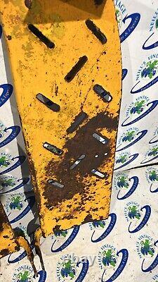 Massey Ferguson MF 135 Tractor Pair Original Footplates NVT606