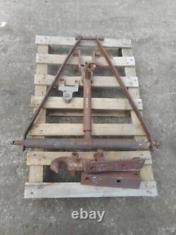 Massey Ferguson Tractors MF35, MF135 T-Bar & Hook (complete) CA7415