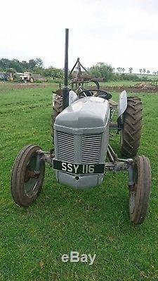 Massey / Ferguson fergie t20 te20 petrol tvo tractor 1951