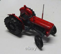 Model Tractor Massey Ferguson 35 X Red 1/16 th Scale By Universal Hobbies
