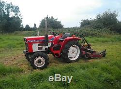 Outstanding condition Hinomoto 4 x 4 tractor, Same as Massey Ferguson 10.20