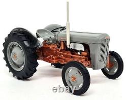 UH 1/16 Massey Ferguson FE 35 1956 Copper Belly Diecast Scale model Tractor