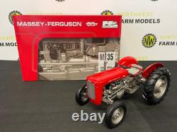 Universal Hobbies 6655 116 Scale Massey Ferguson 35 (1957)