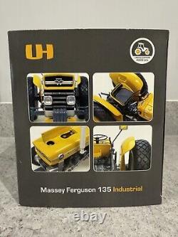 Universal Hobbies Massey Ferguson 135 Ind Tractor 116 UH2822 NewithMint